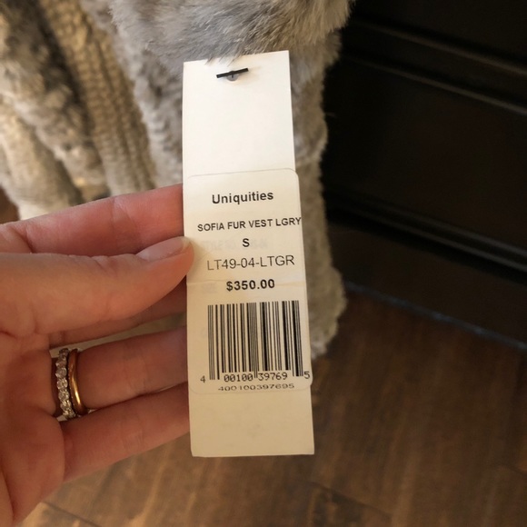 Fur vest - Picture 3 of 4